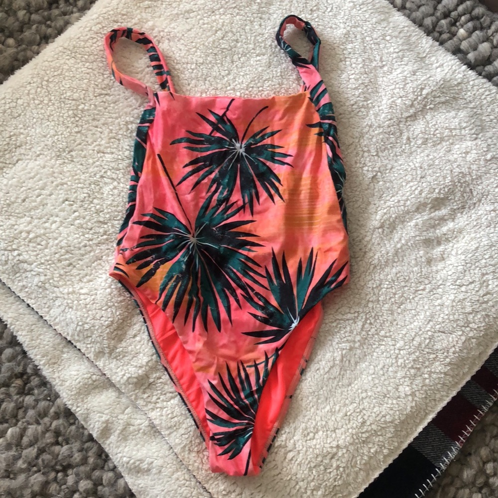 BRAND NEW ONE PIECE SWIMSUIT FROM BILLABONG